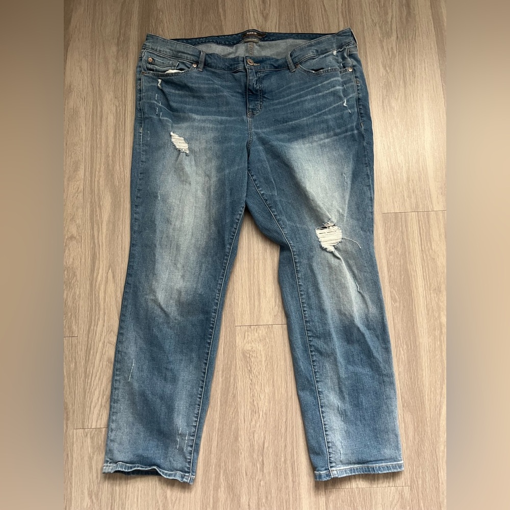 Torrid Boyfriend Straight Jeans 22R Distressed Light Wash Stretch Denim
